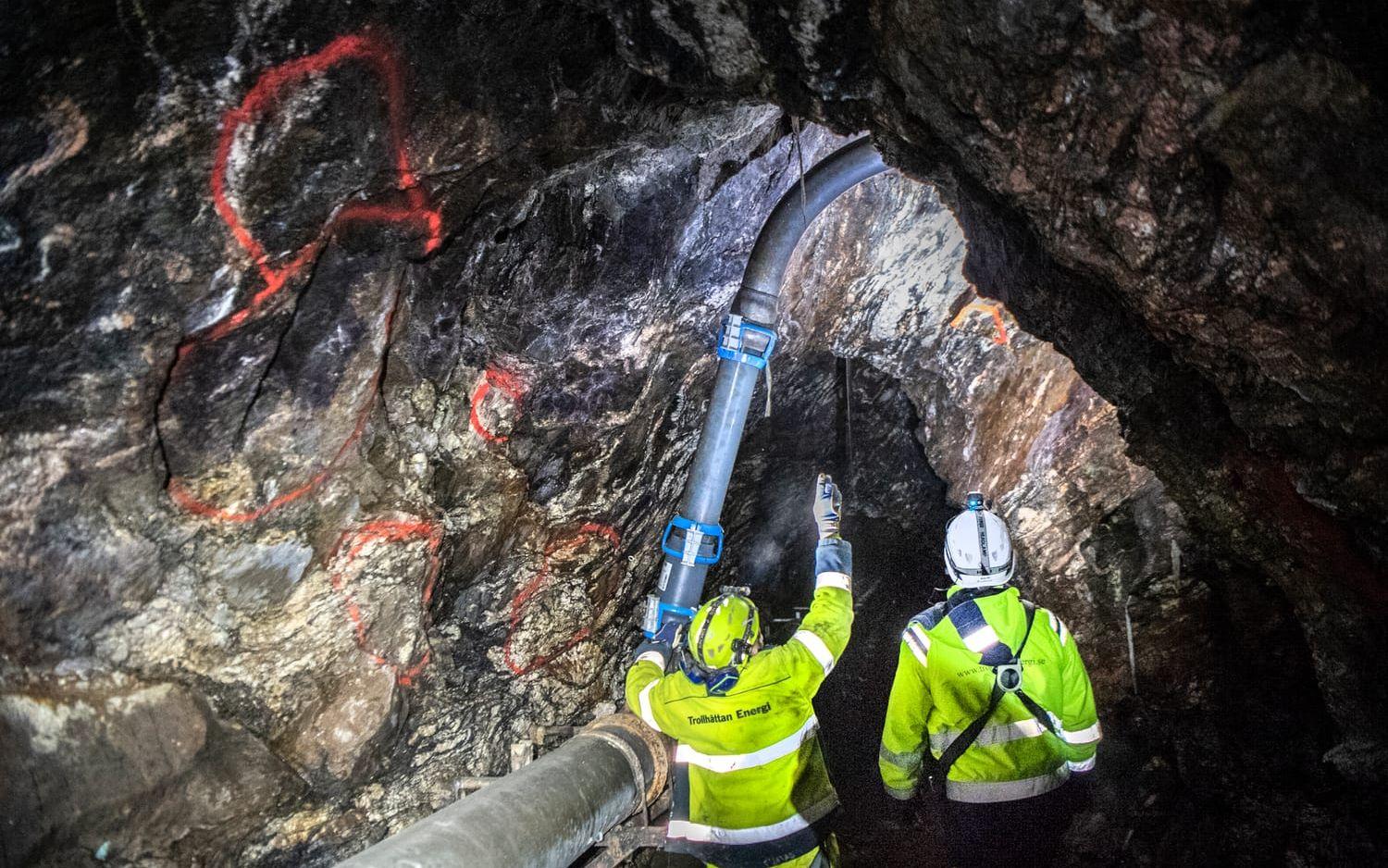 När Stefan Bohman och Thomas Källehult besöker tunnlarna är det besiktning, åtgärder och planering. 