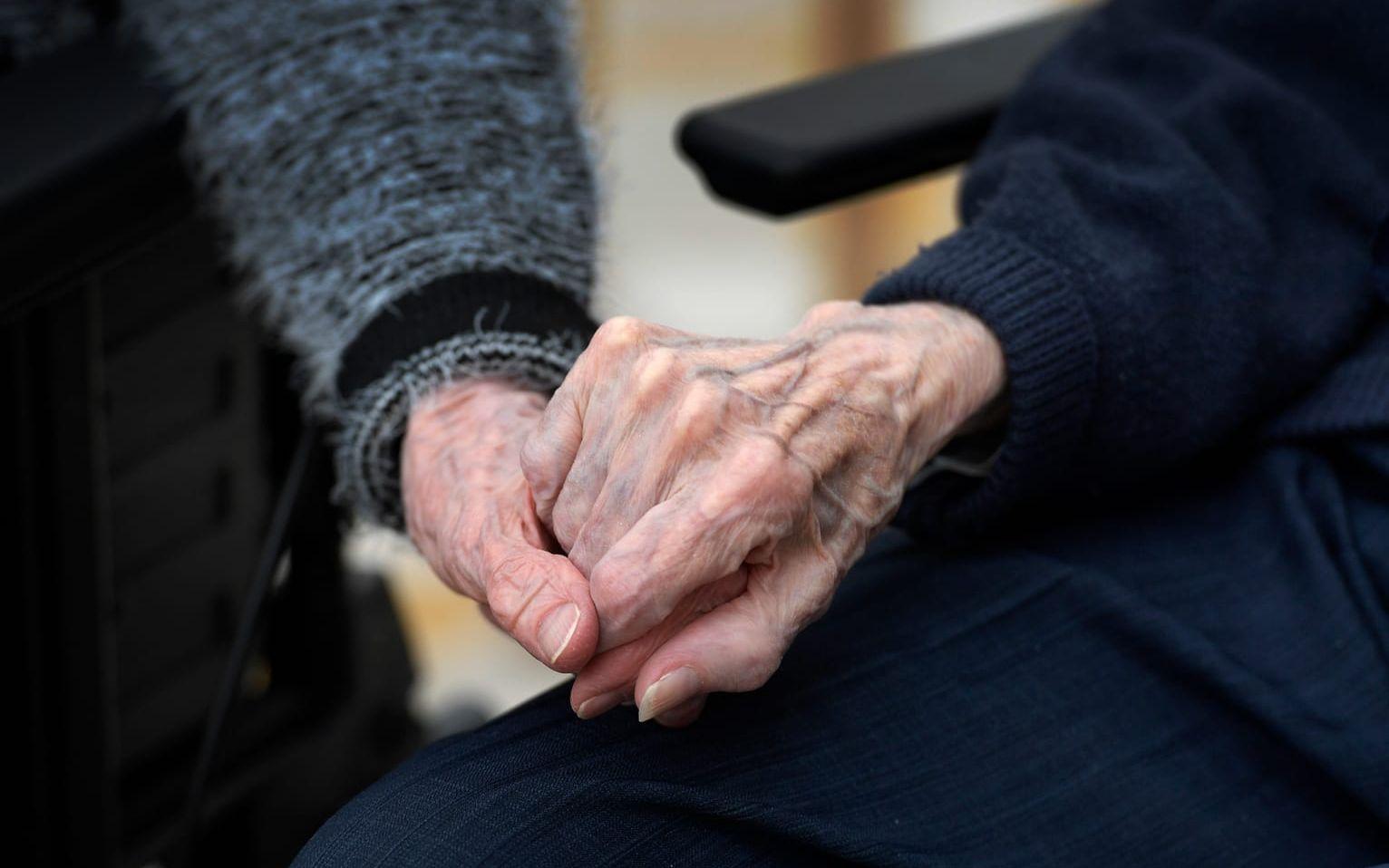 Testkapaciteten för studien är på 200 000 personer, säger Joakim Dillner som nu vill testa även inom äldreomsorgen i Stockholms län. Arkivbild.