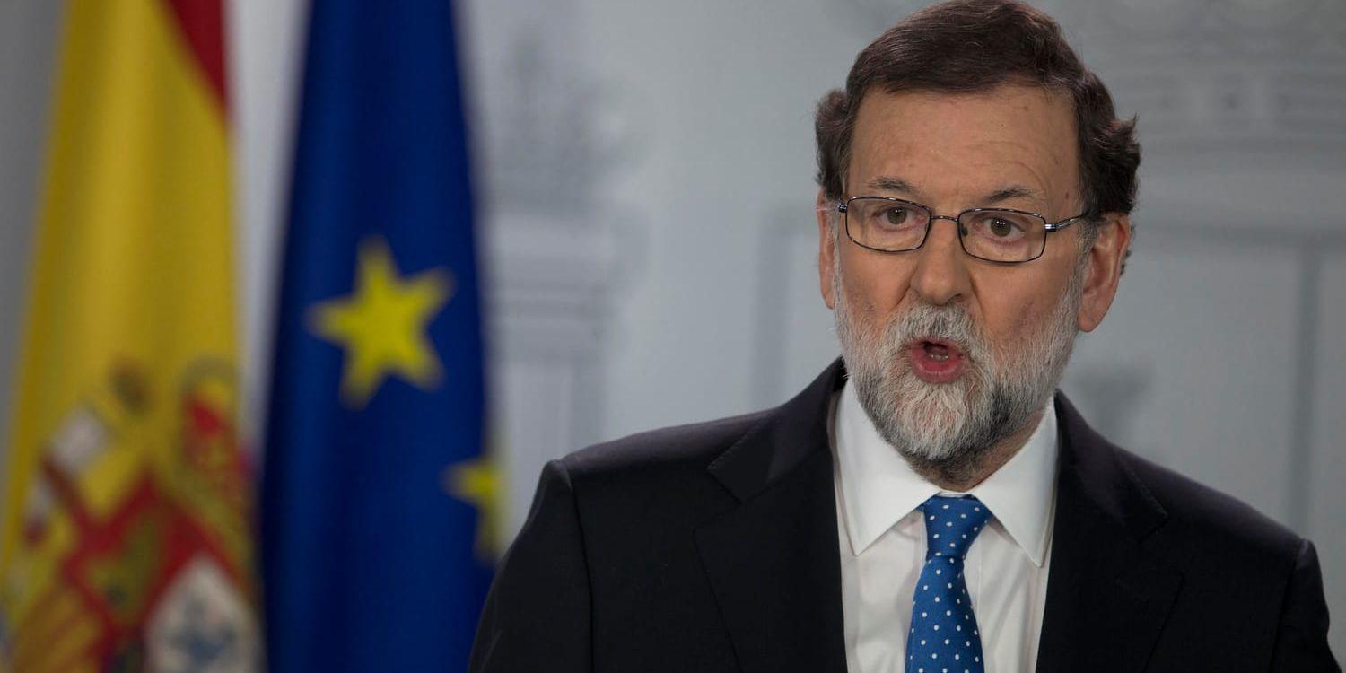Mariano Rajoy tycker att det vore "absurt" att försöka styra Katalonien från Bryssel. Arkivbild.