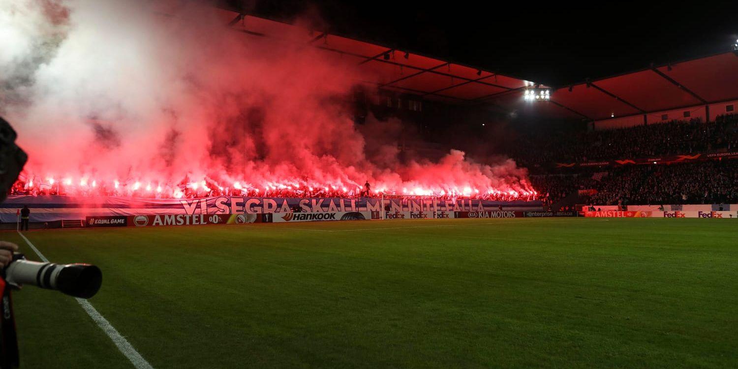 Malmö FF straffas med över en halv miljon kronor av Uefa efter att supportrar använt sig av pyroteknik på Stadion. Arkivbild.