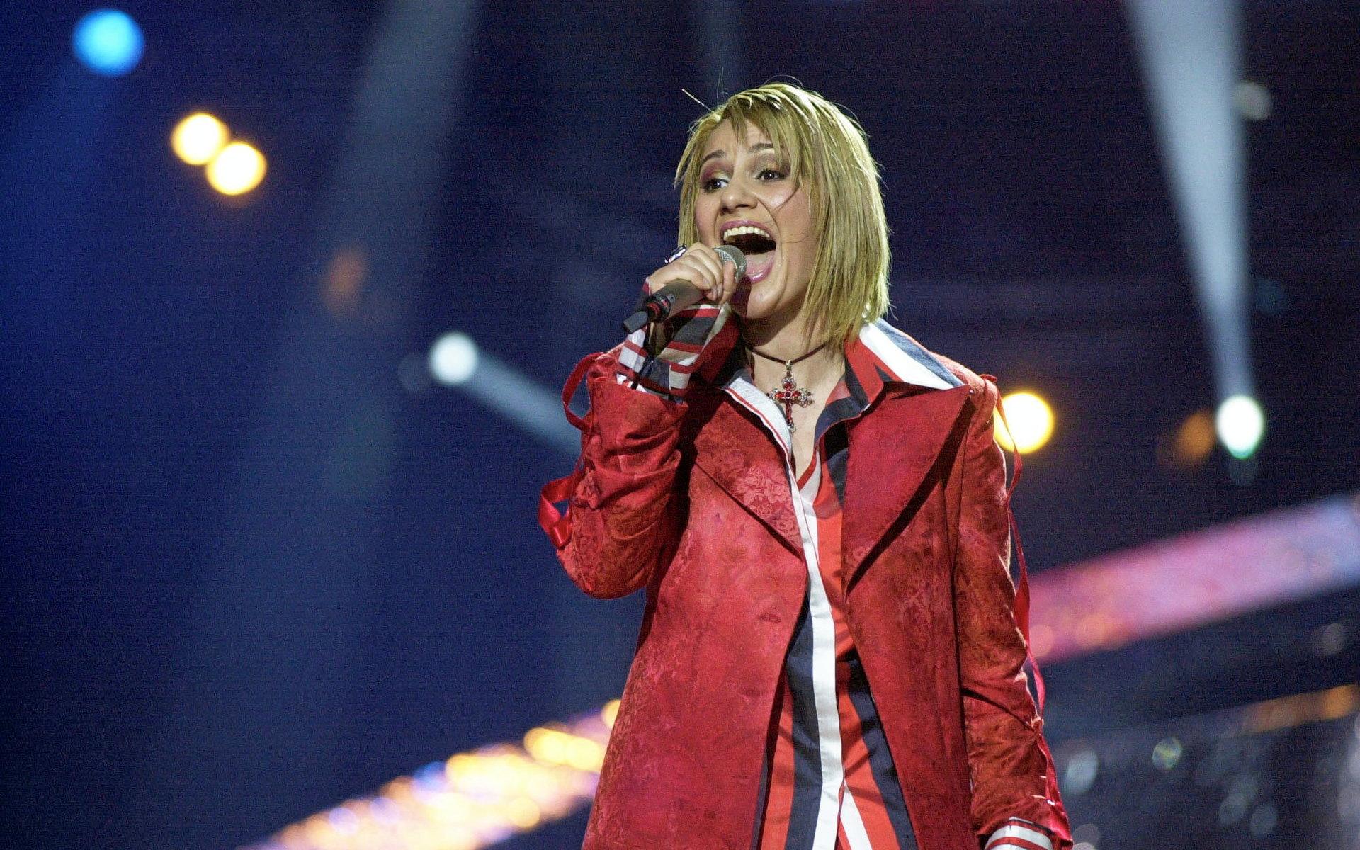 Rumäniens bidrag hette ”Don&apos;t Break My Heart” och framfördes av Nicola.
