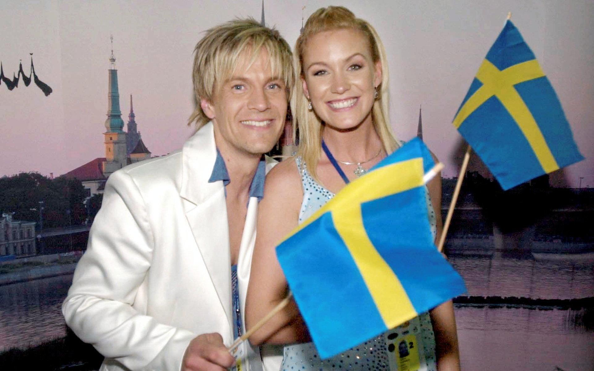 Två nöjda och glada svenska schlagermästare och Europafemmor 2003.