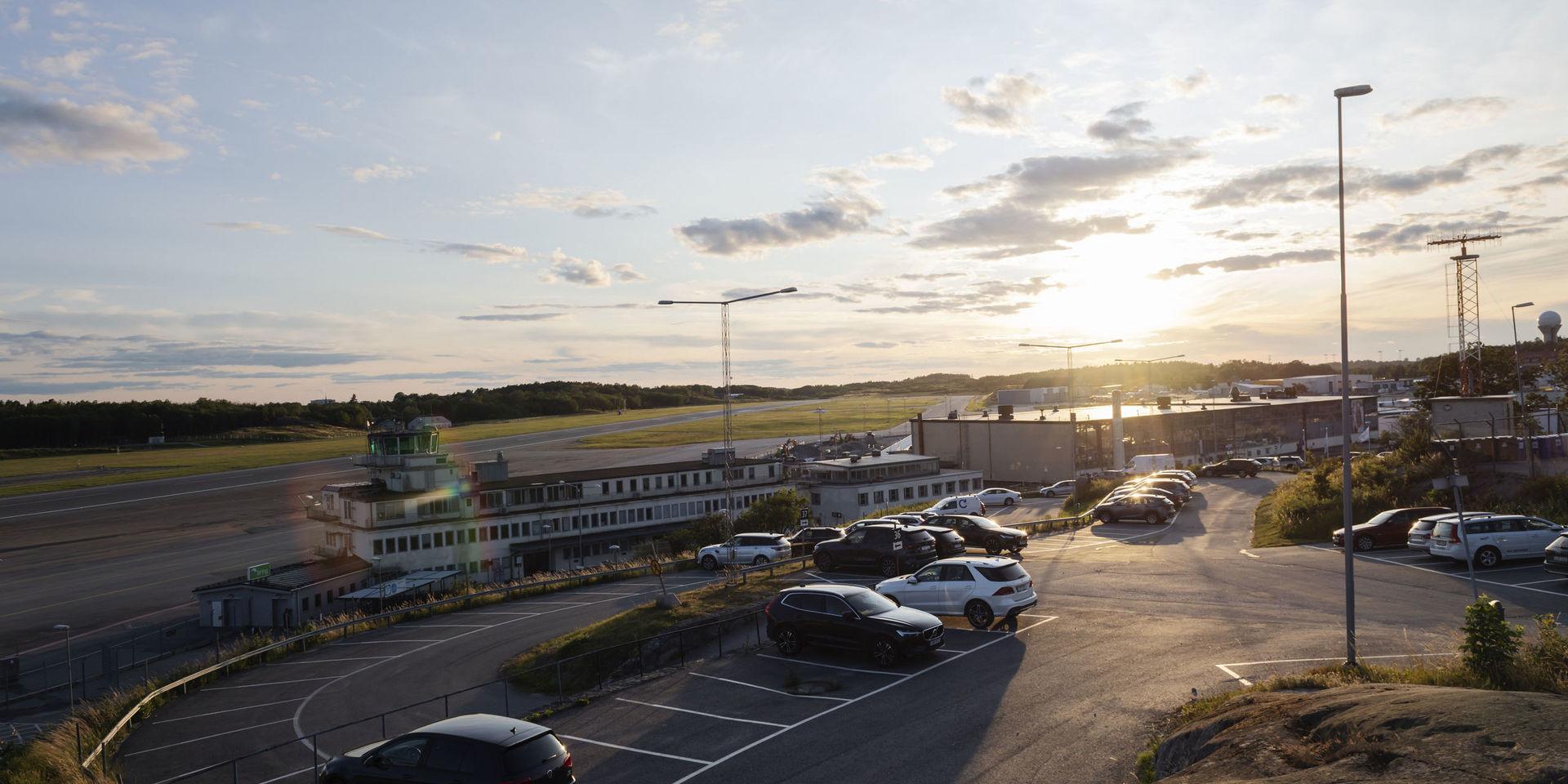 Infrastrukturministern Tomas Eneroth (S) kan tänka sig att lägga ned Bromma flygplats i förtid. Arkivbild.