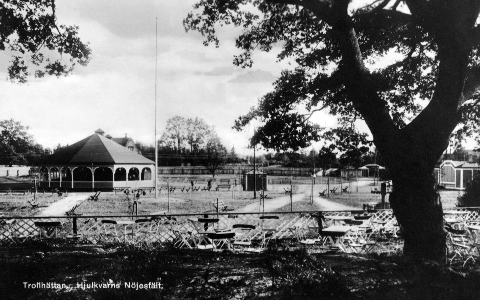 Vykortet från 1929 visar Hjulkvarns nöjesfält. Några år senare flyttades Folkets park hit, från Tingvalla. Foto: Innovatums bildarkiv. 