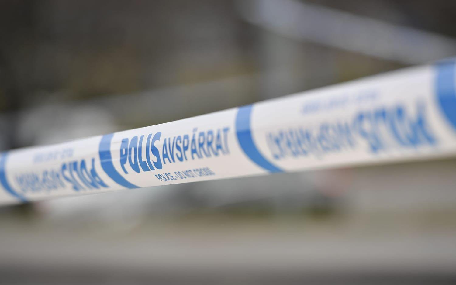 En man har anhållits, misstänkt för försök till mord på en man som knivskars i en lägenhet i Upplands Väsby. Arkivbild.