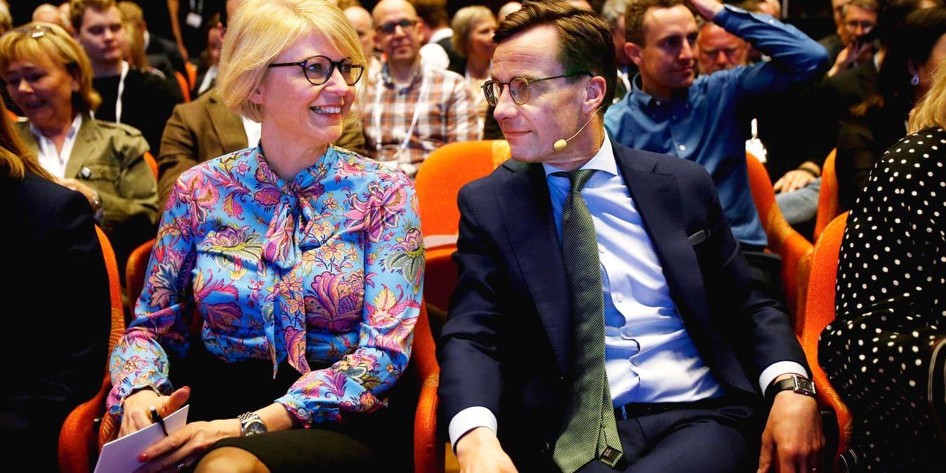 Moderaternas ekonomiske talesperson Elisabeth Svantesson och partiledare Ulf Kristersson. Arkivbild.