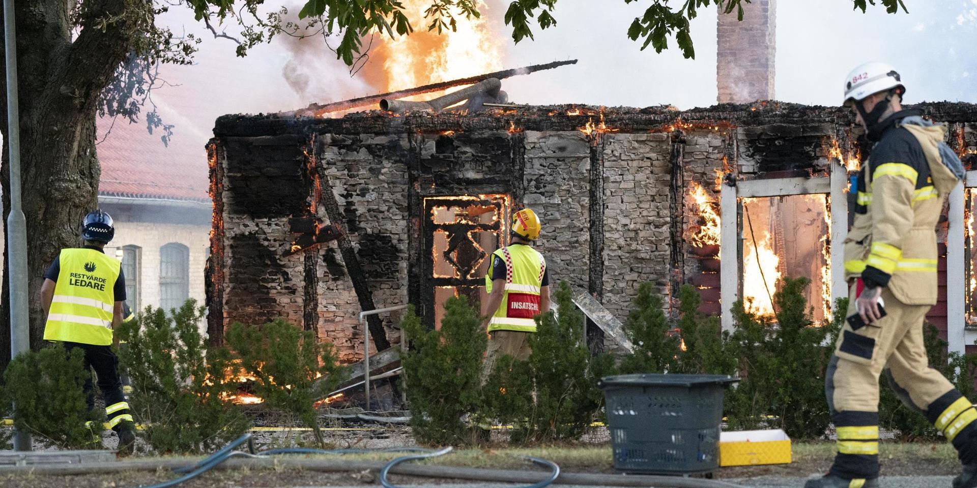 Räddningstjänsten på plats vid branden på Sveriges lantbruksuniversitet i Alnarp.