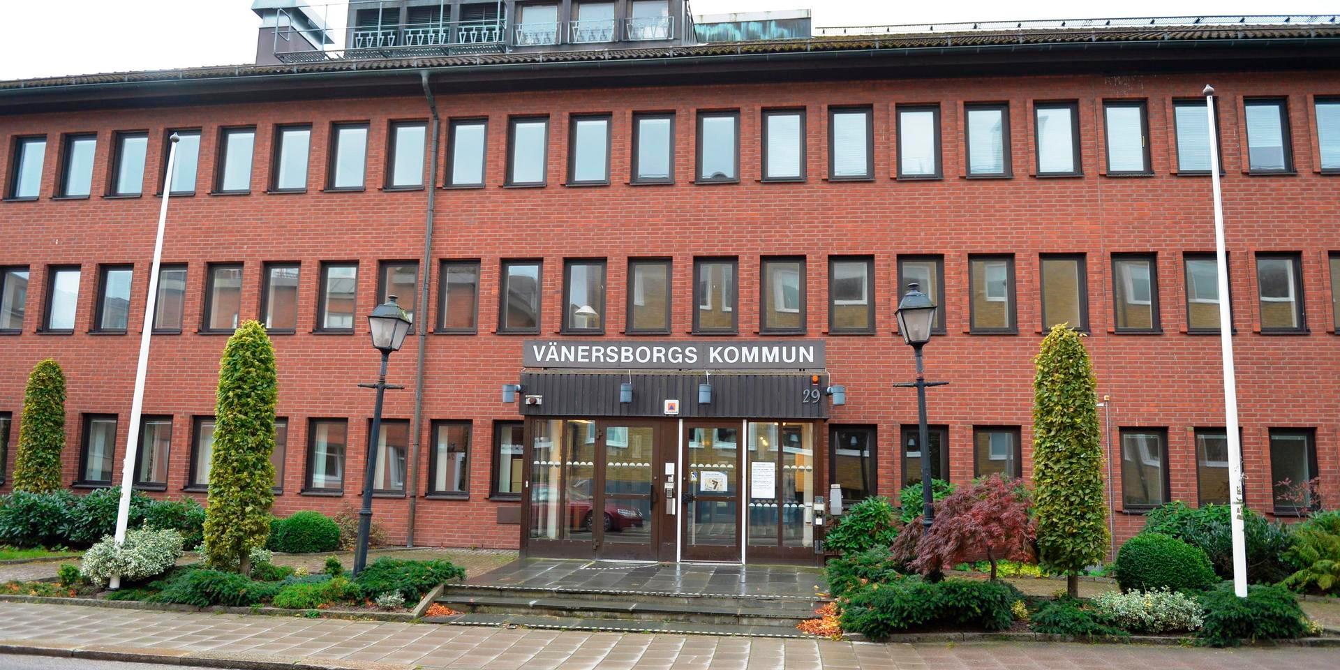 En arbetsplatsolycka inträffade på onsdagen vid kommunhuset i Vänersborg.
