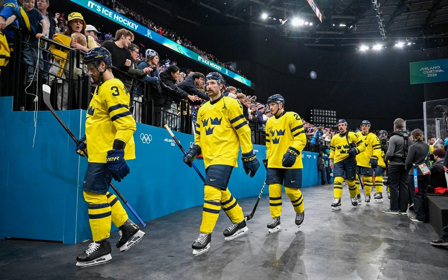 Tre Kronor deppar efter uttåget mot USA i OS-hockeyn i Italien. Arkivbild.