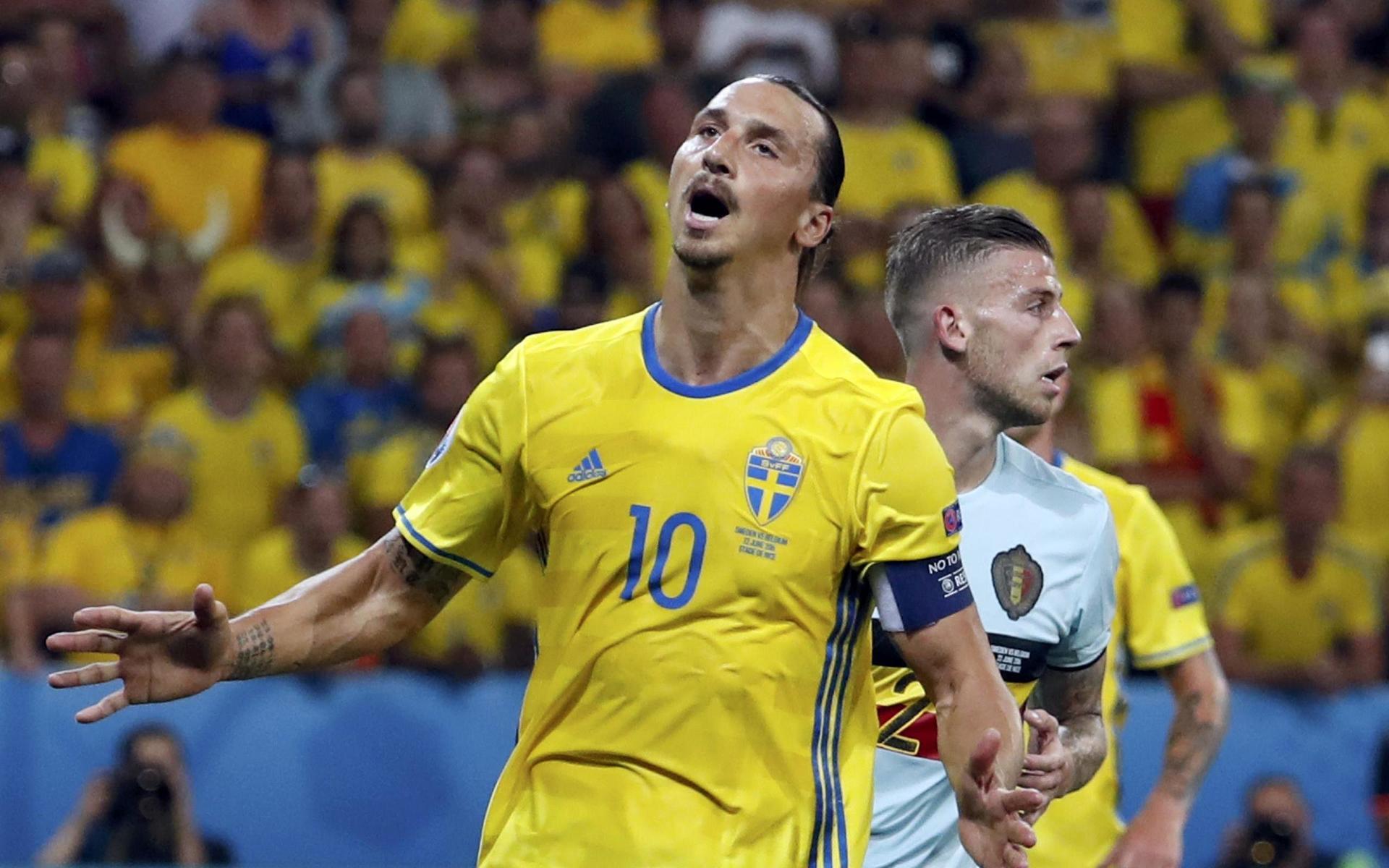 Zlatan Ibrahimovic tackade för sig efter att Sverige blivit utslaget i gruppspelet mot Belgien i EM i Frankrike. 