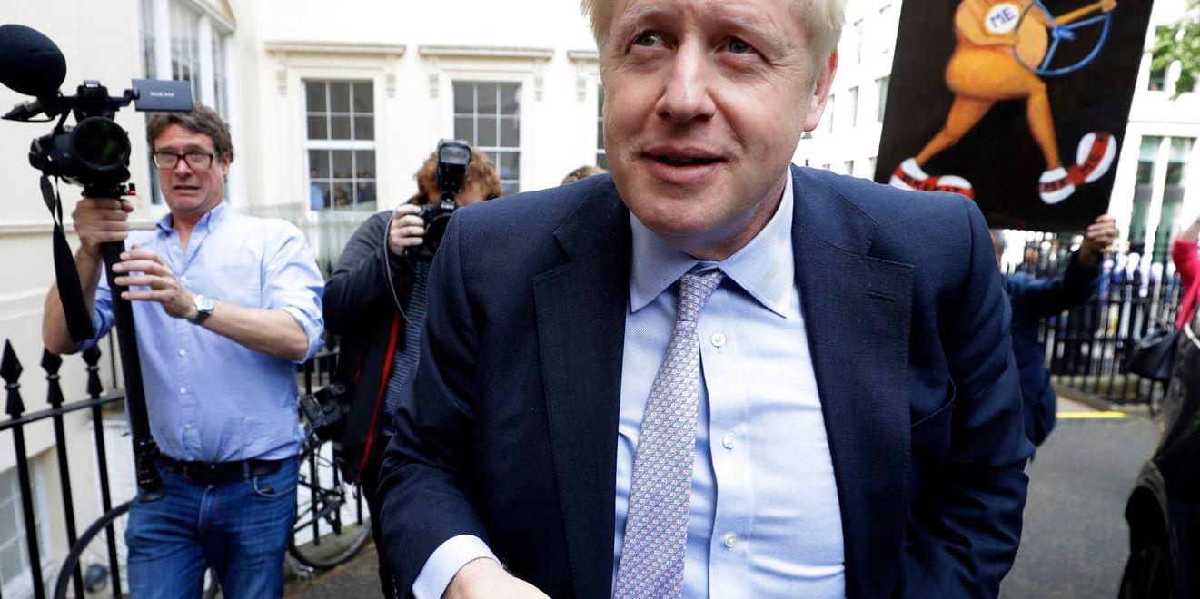 Den tidigare utrikesministern Boris Johnson är favorittippad som ny ledare för Konservativa partiet i Storbritannien.