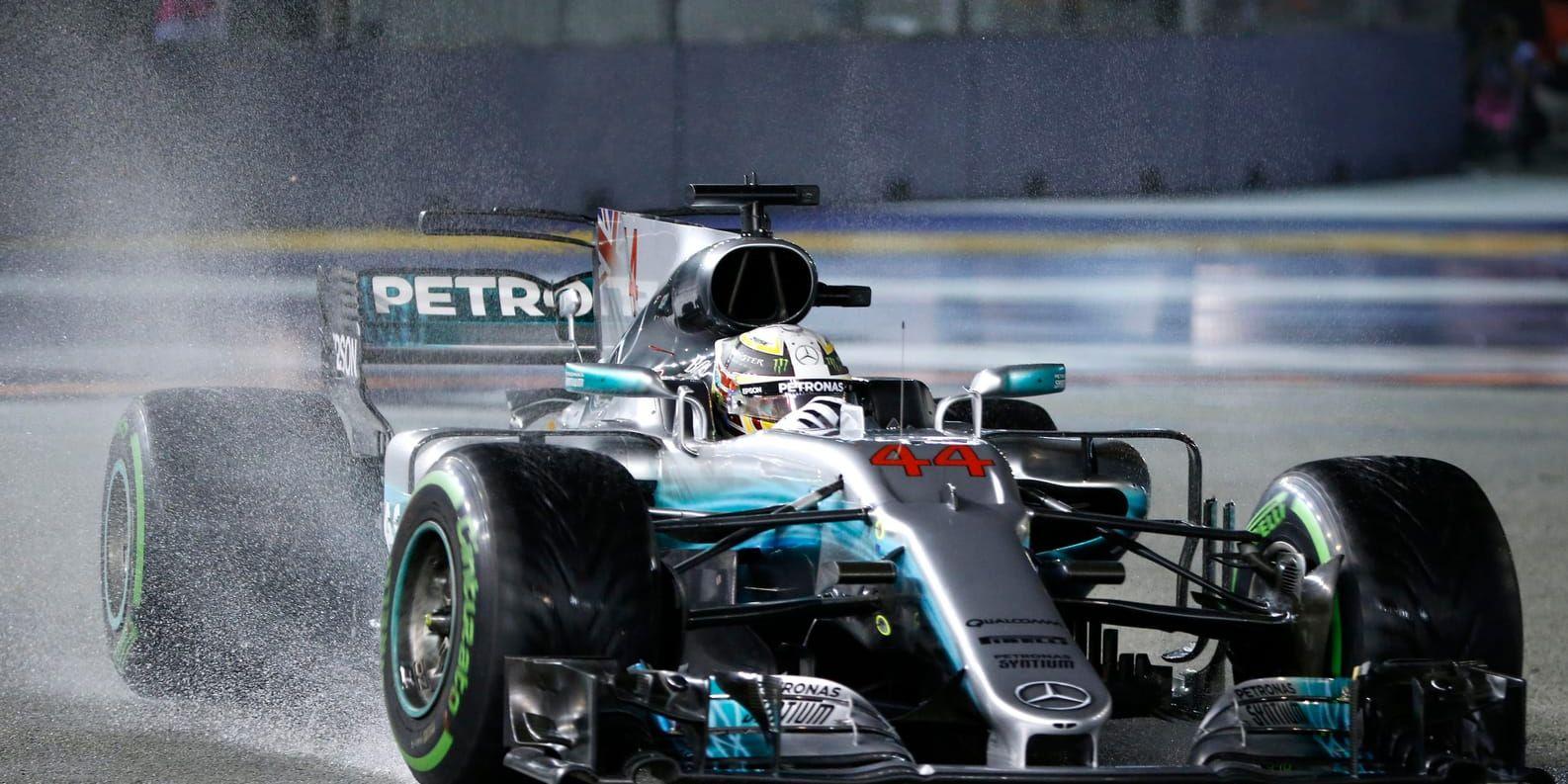 Lewis Hamilton behåller ledningen i VM.