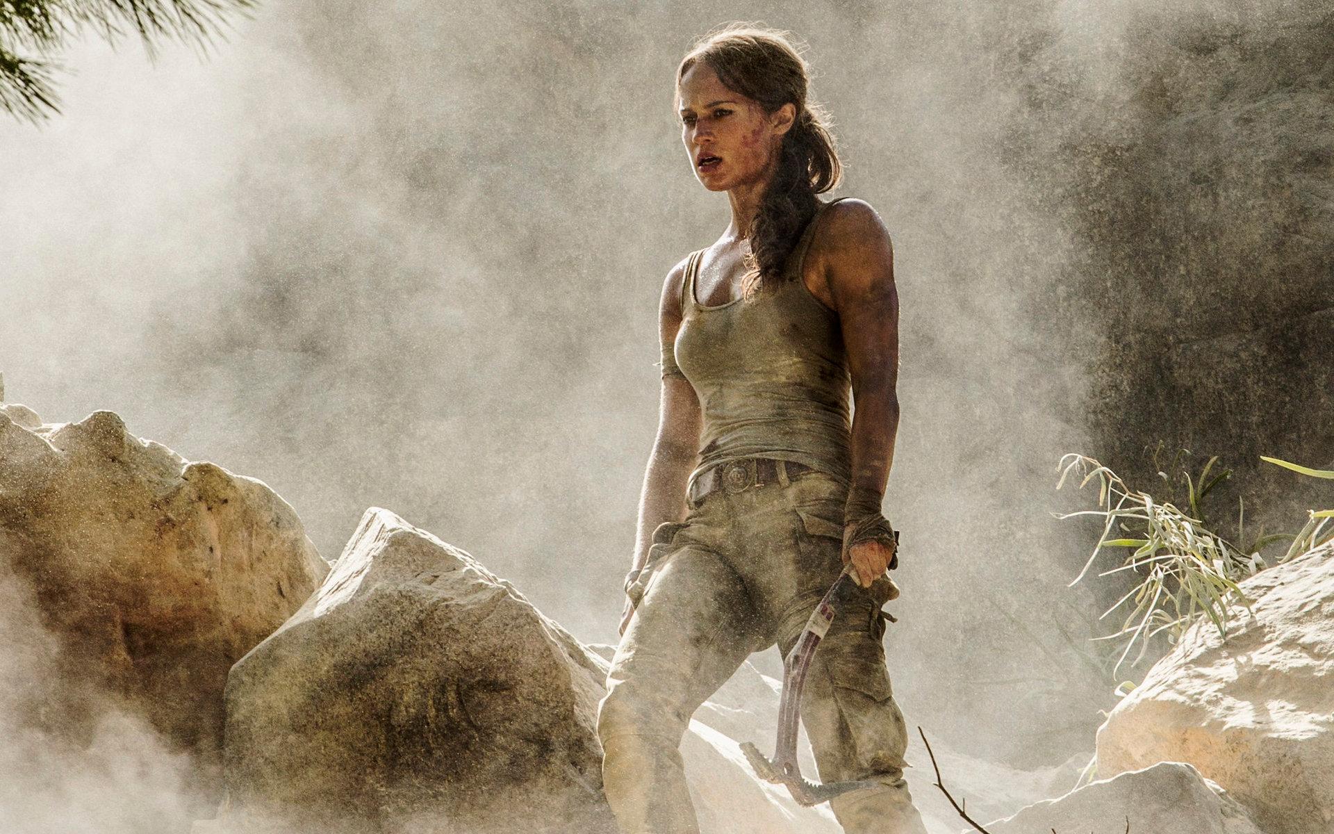 Hon har pendlat mellan smalare draman och blockbusters. Vikander gjorde exempelvis rollen som Lara Croft i en ny film om spelet ”Tomb raider” 2018. Tidigare har Angelina Jolie gjort samma roll.