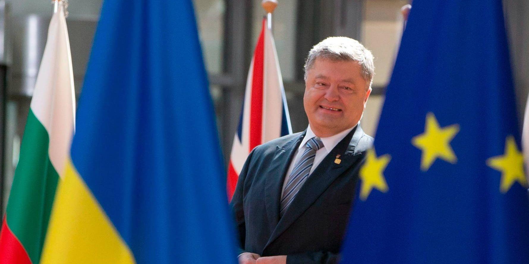 Ukrainas president Petro Porosjenko vill se ett tätare samarbete med EU. Här vid ett möte med Europeiska rådets ordförande Donald Tusk i juni i år. Arkivbild.